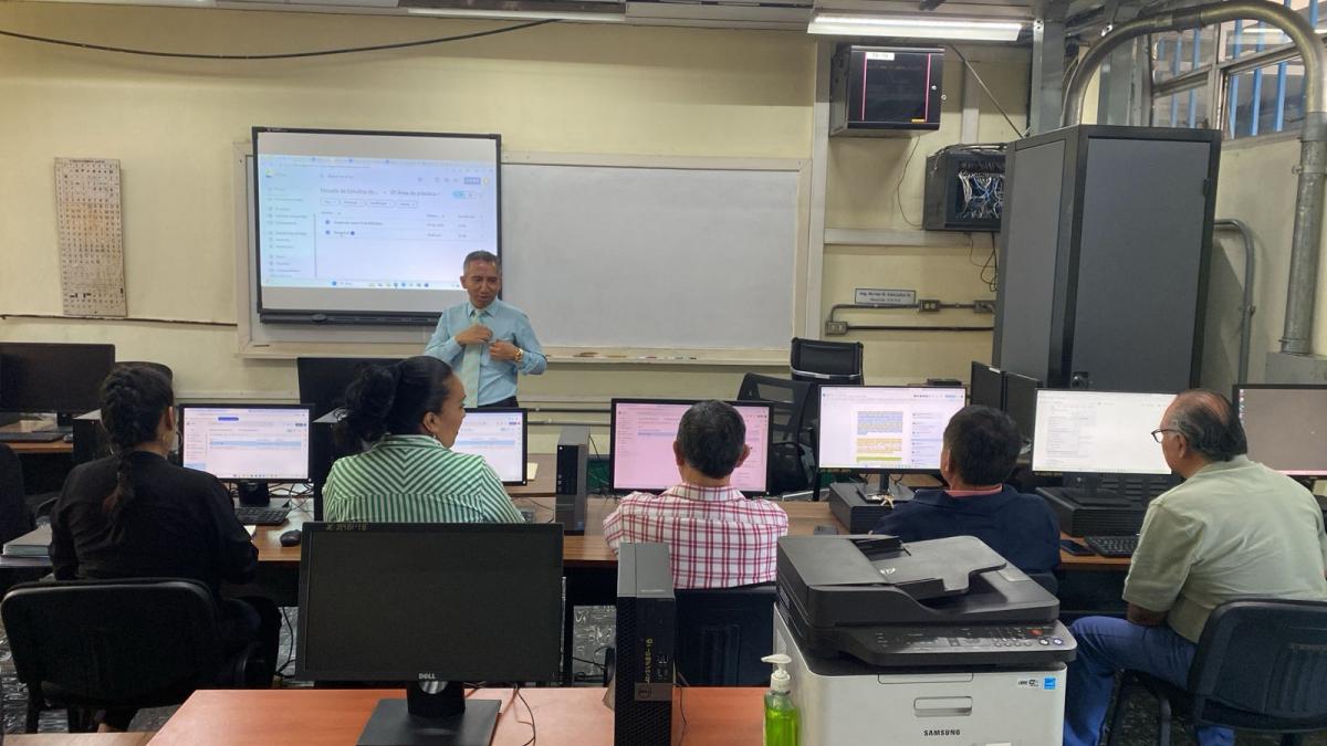 Uso de la unidad compartida en la nube de Internet de la Escuela de Estudios de Postgrado